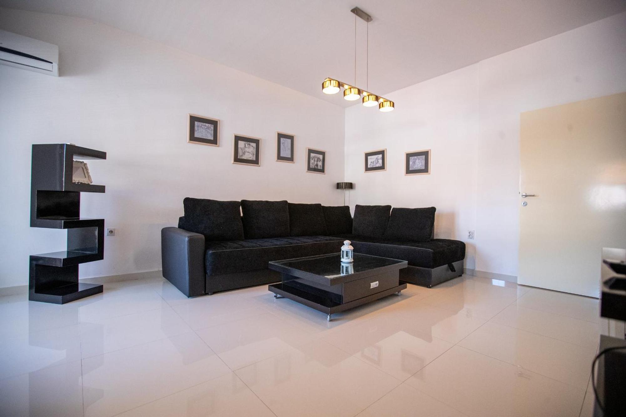 Lake View Double Balcony City Center Apartment In Ohrid Exterior photo